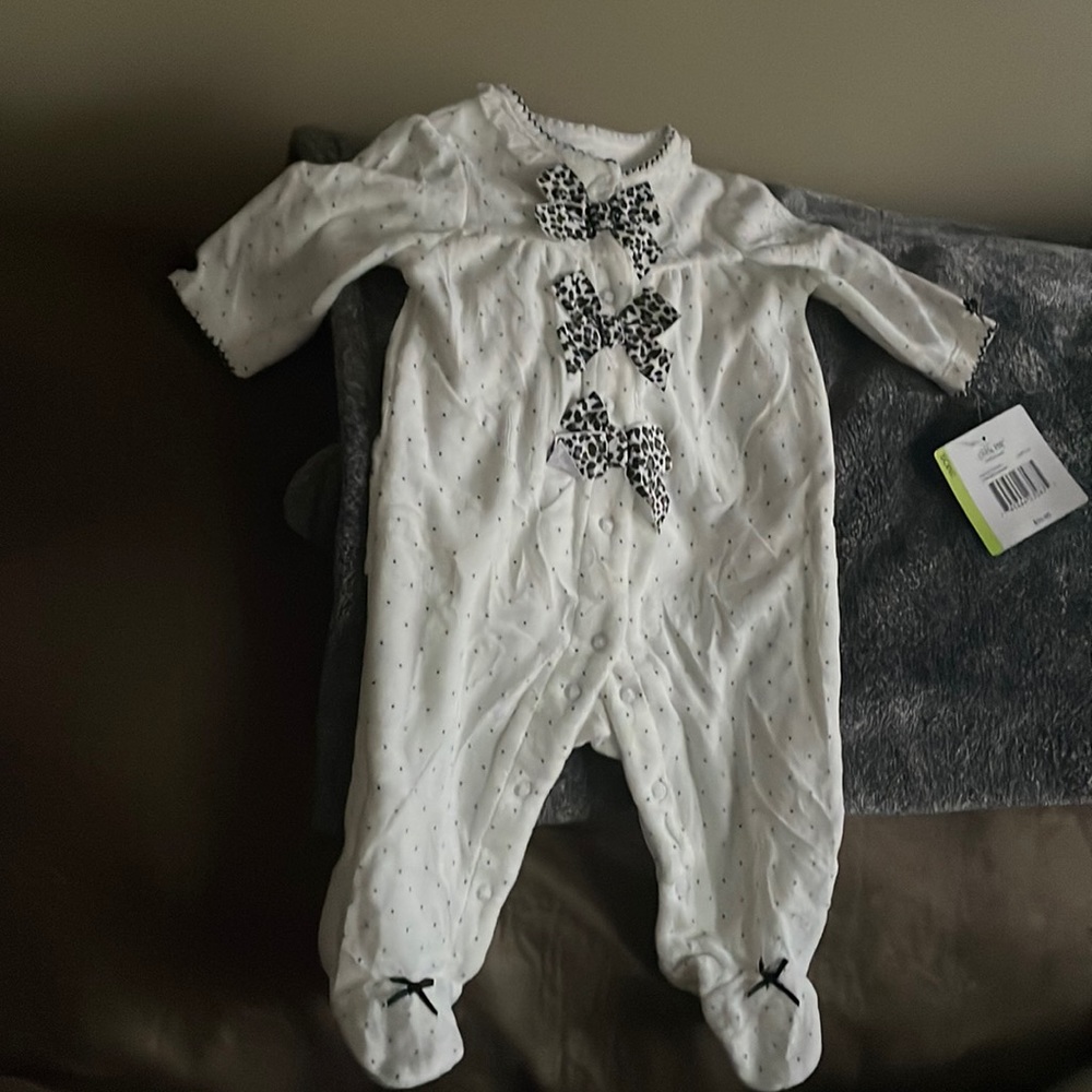3 month adorable little me outfit brand new!